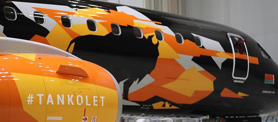 оклейка самолета пленкой