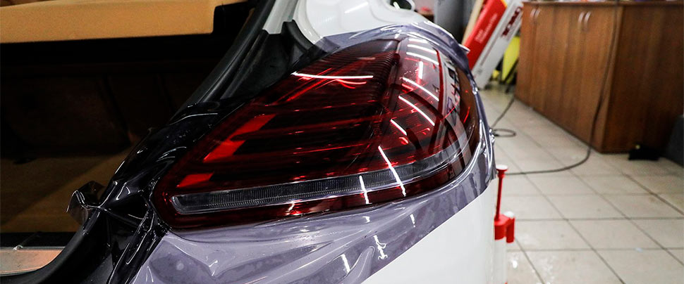 Бронирование задних фонарей