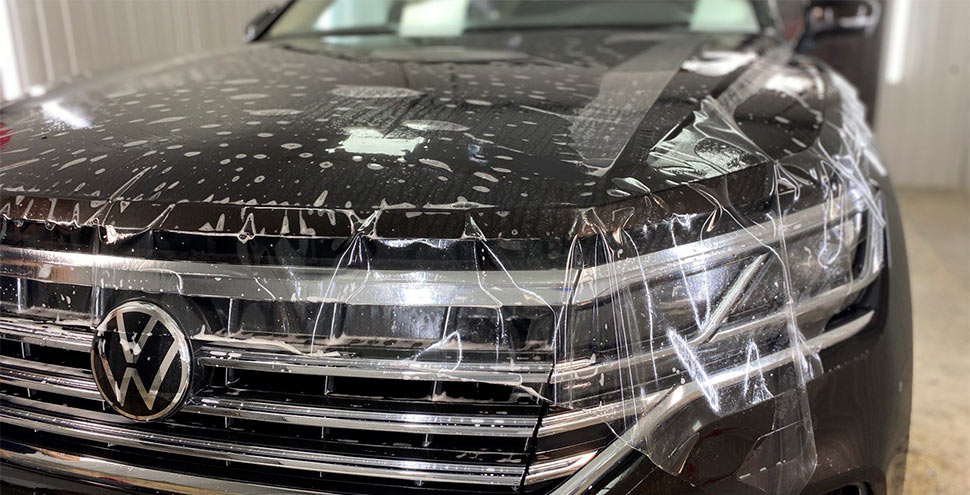 Бронирование капота пленкой