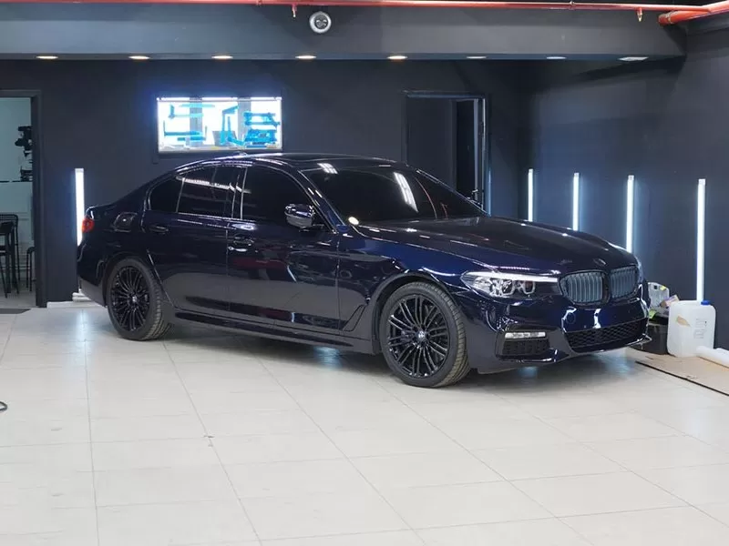Бмв G30 Серая